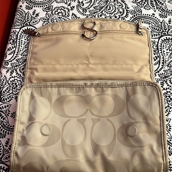 Coach Makeup Travel Bag with hanger - Picture 3 of 12